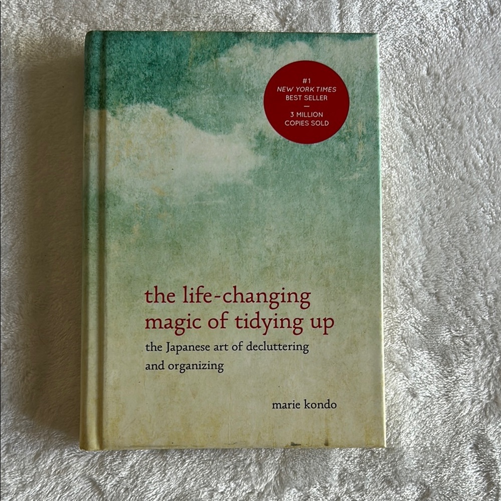 The Life-Changing Magic of Tidying Up Book by Marie Kondo